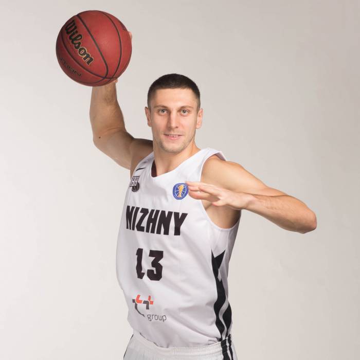 Foto de Dmitry Uzinsky, temporada 2017-2018