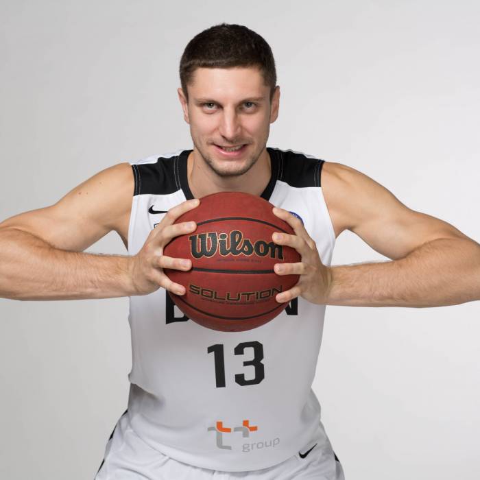 Foto de Dmitry Uzinsky, temporada 2018-2019