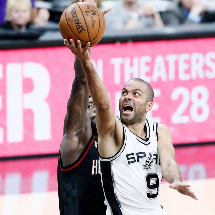 Photo of Tony Parker, 2016-2017 season