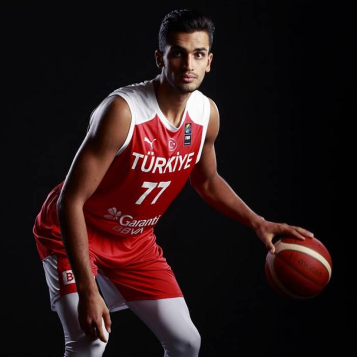 Foto de Omer Yurtseven, temporada 2021-2022