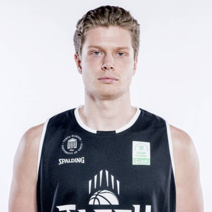 Photo of Robert Valge, 2019-2020 season