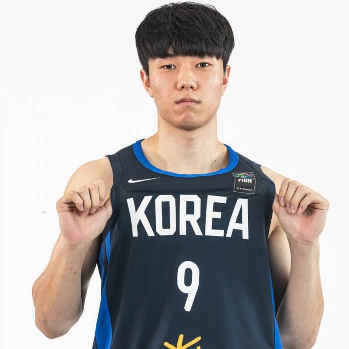 Photo of Taehun Kim, 2021-2022 season