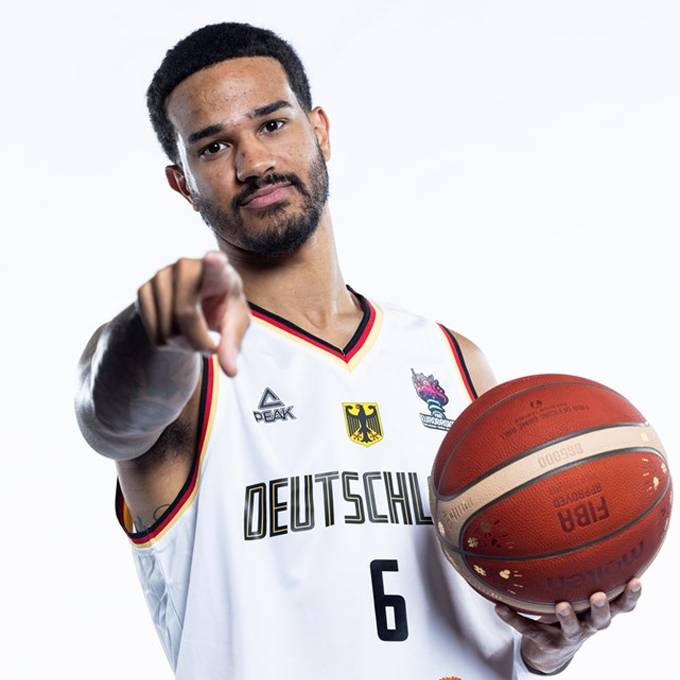 Foto de Nick Weiler-Babb, temporada 2022-2023