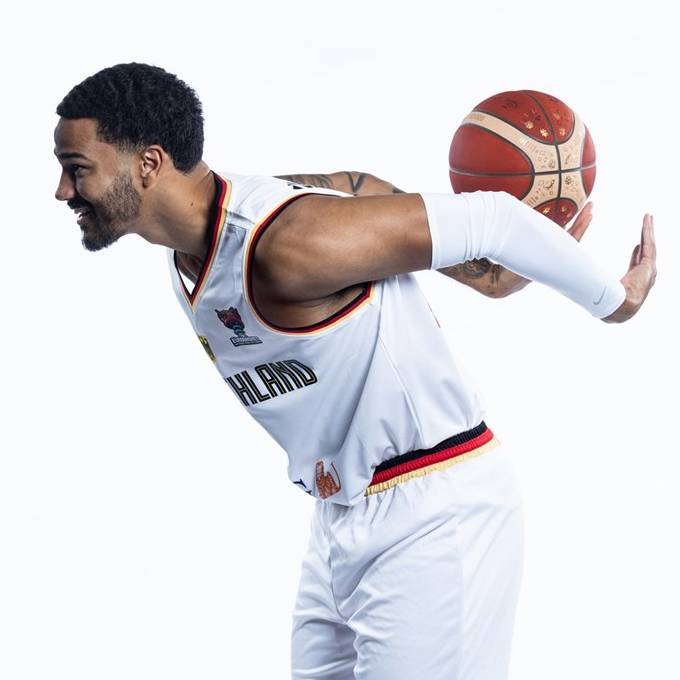 Foto de Nick Weiler-Babb, temporada 2022-2023