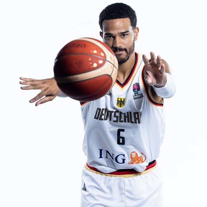 Foto de Nick Weiler-Babb, temporada 2022-2023