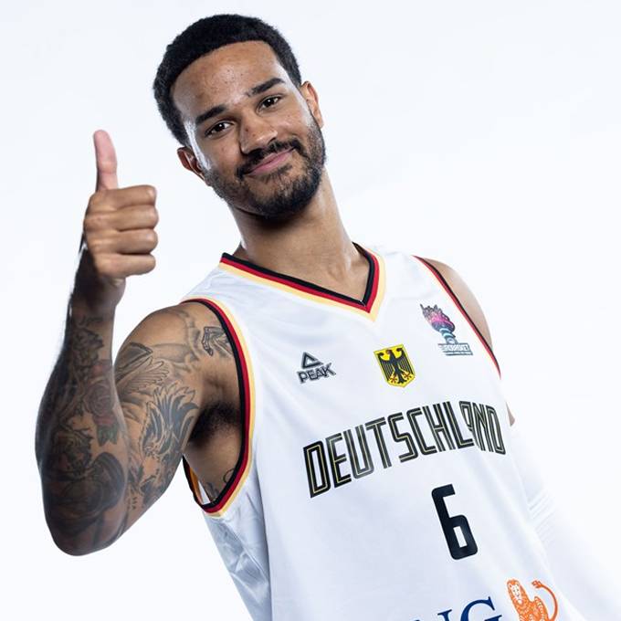 Foto de Nick Weiler-Babb, temporada 2022-2023