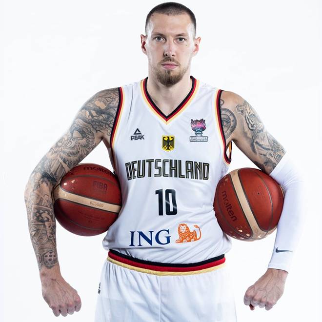 Foto di Daniel Theis, stagione 2022-2023