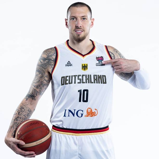 Foto di Daniel Theis, stagione 2022-2023