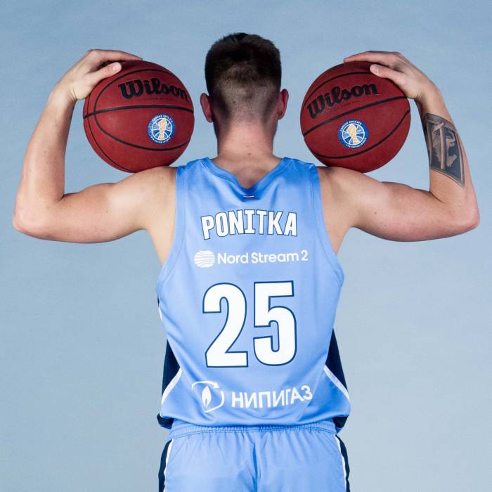 Foto de Mateusz Ponitka, temporada 2019-2020