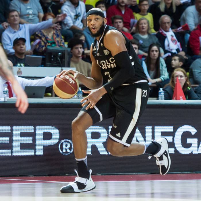 Foto de Adreian Payne, temporada 2019-2020