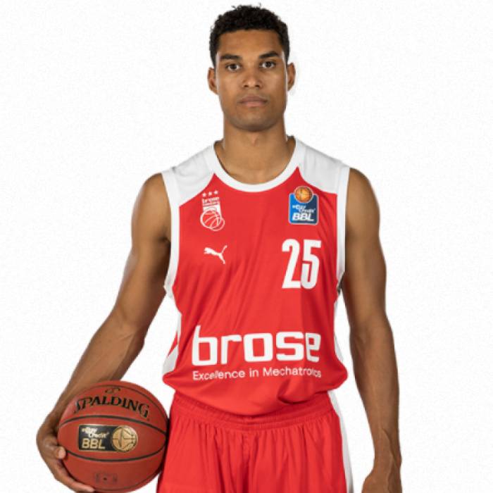 Foto de Kenneth Ogbe, temporada 2020-2021