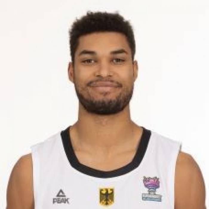 Foto de Kenneth Ogbe, temporada 2020-2021