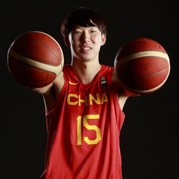 Foto de Qi Zhou, temporada 2021-2022