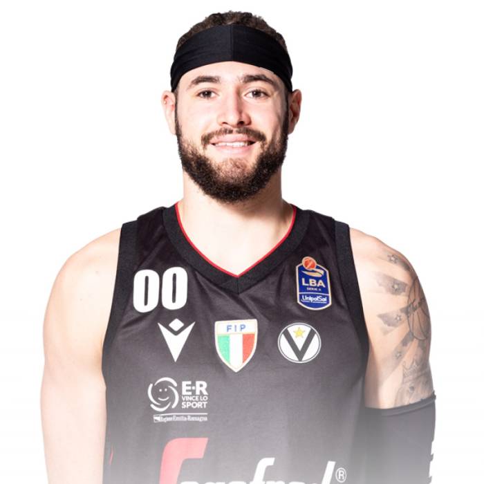 Foto de Isaia Cordinier, temporada 2021-2022