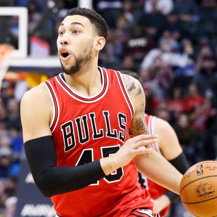 Foto de Denzel Valentine, temporada 2016-2017