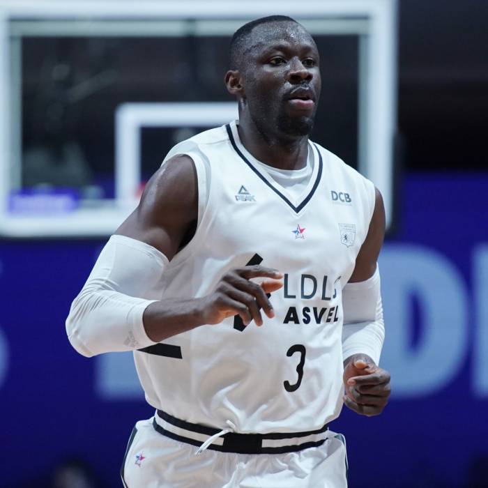 Foto de Tonye Jekiri, temporada 2019-2020