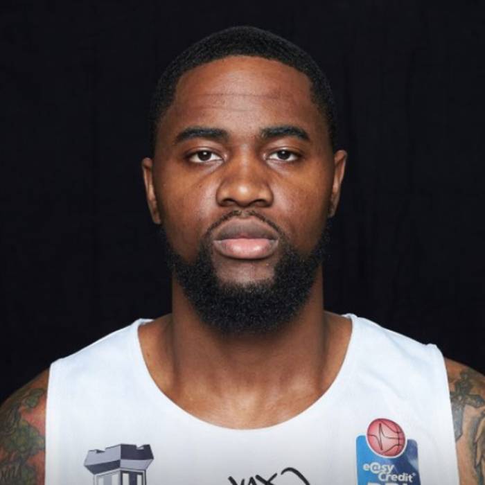 Foto de Prince Ibeh, temporada 2019-2020