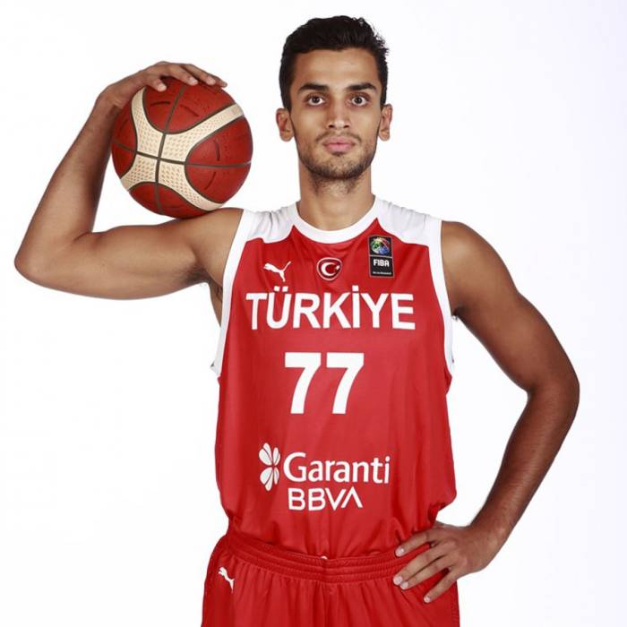 Foto de Omer Yurtseven, temporada 2021-2022