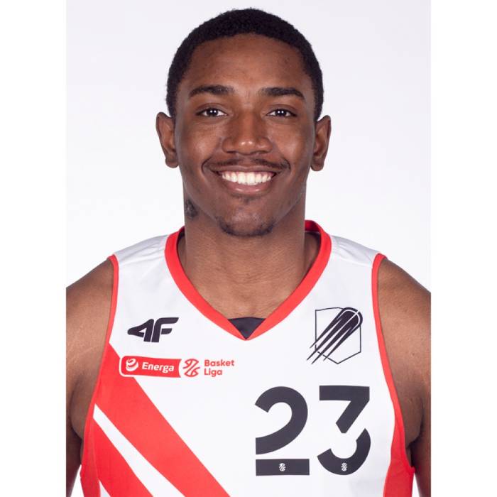 Foto de Kalif Young, temporada 2021-2022