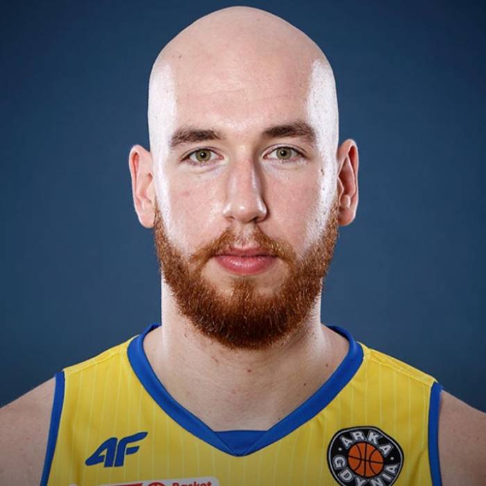 Foto de Adrian Bogucki, temporada 2021-2022