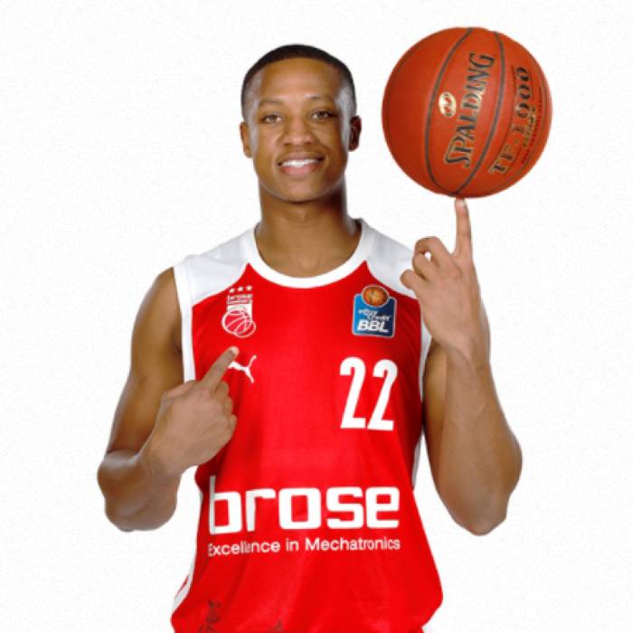 Foto de Devon Hall, temporada 2020-2021