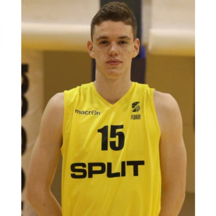 Photo of Viktor Saric, 2020-2021 season