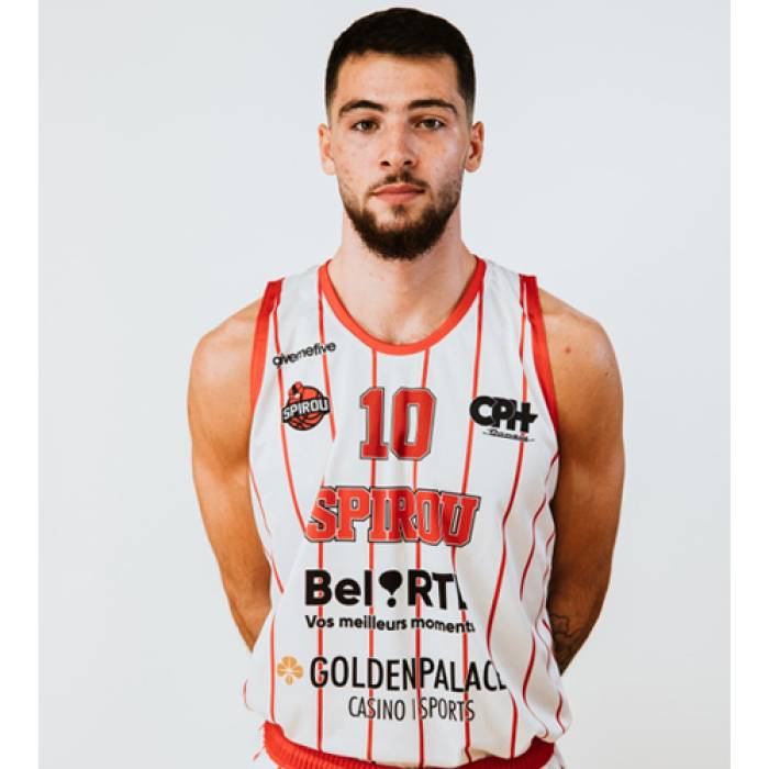 Foto de Milan Samardzic, temporada 2021-2022