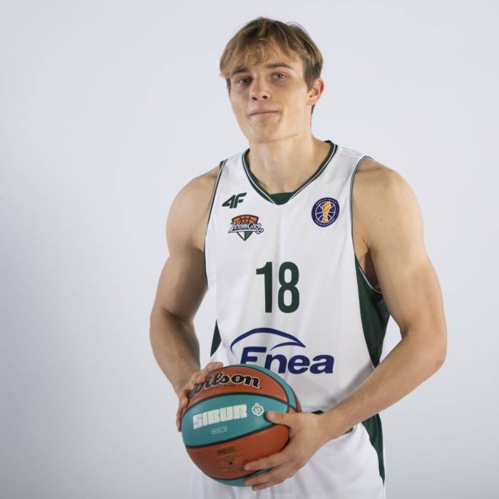 Foto de Konrad Szymanski, temporada 2021-2022