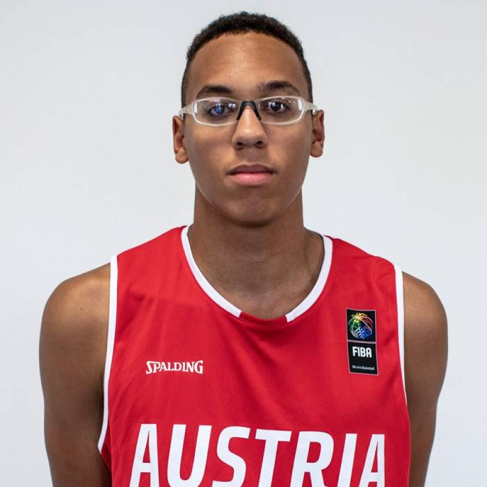 Photo of Noah Oguamalam, 2019-2020 season