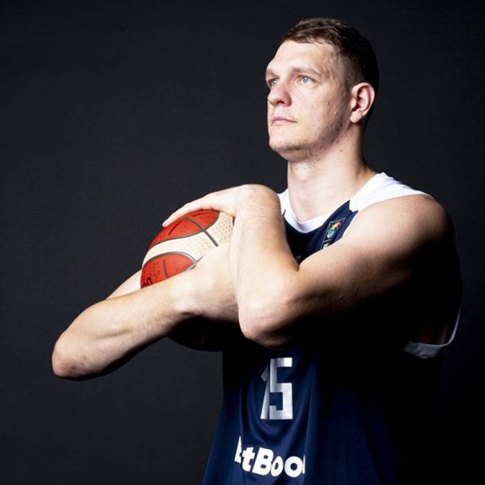 Foto de Timofey Mozgov, temporada 2021-2022