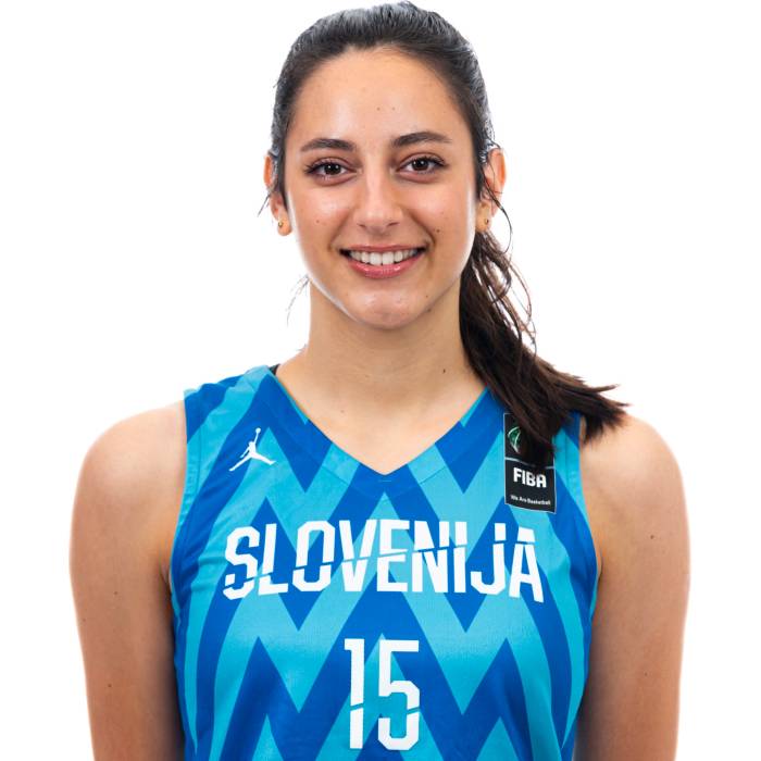 Photo de Nina Stavrov, saison 2024-2025