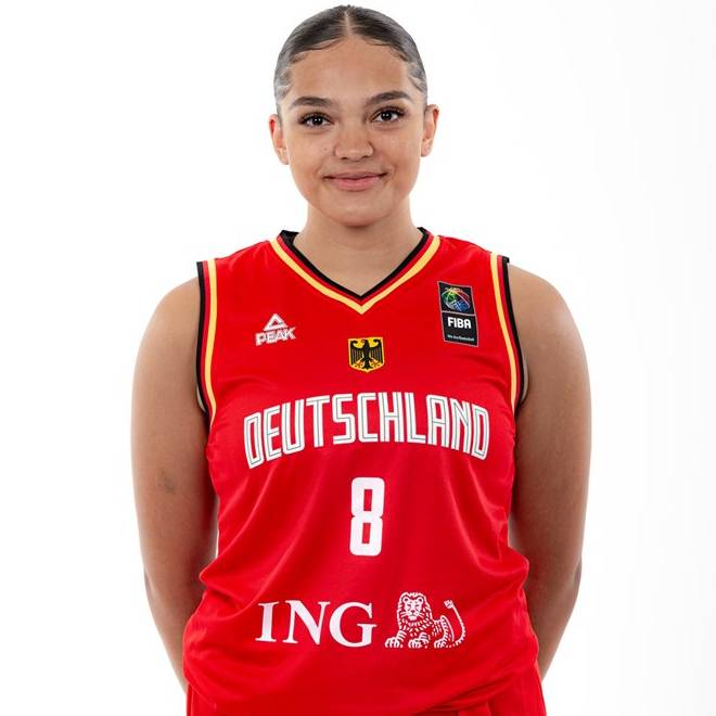 Photo of Naima Fox, 2022-2023 season