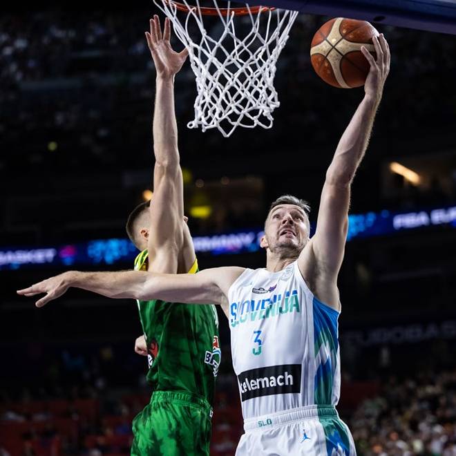 Foto de Goran Dragic, temporada 2022-2023